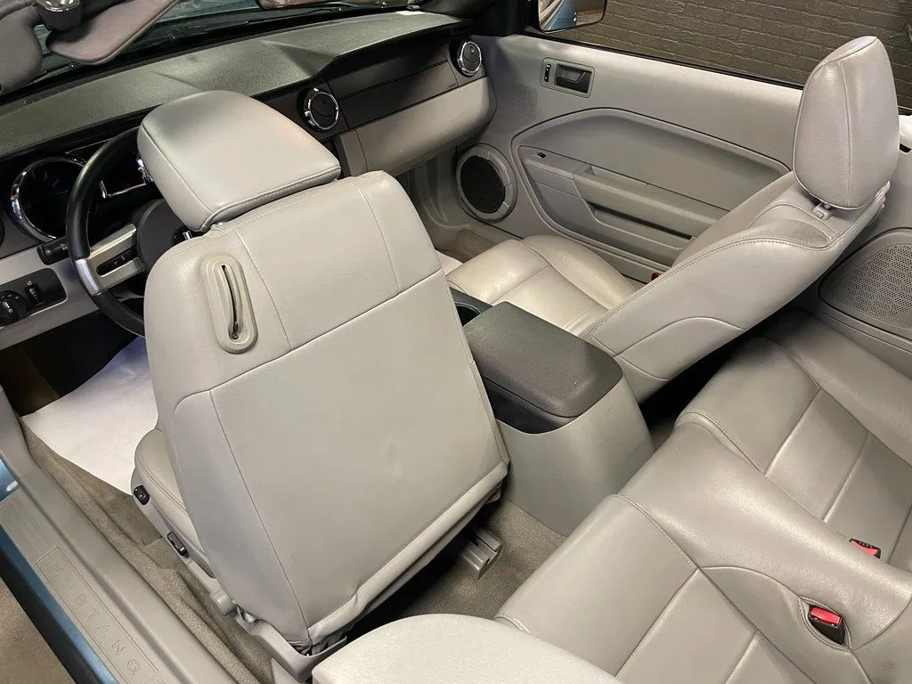 2006 Ford Mustang Standard - Photo 9