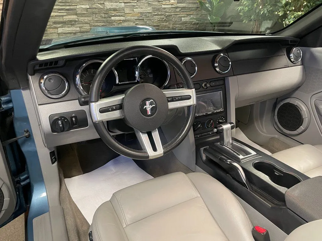 2006 Ford Mustang Standard - Photo 6