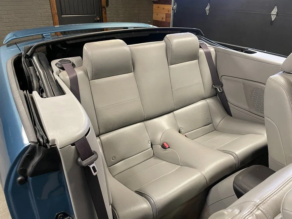 2006 Ford Mustang Standard - Photo 12