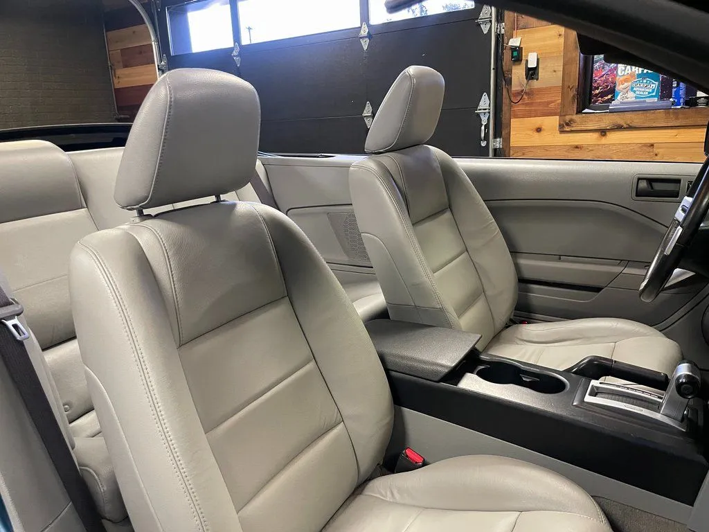 2006 Ford Mustang Standard - Photo 14