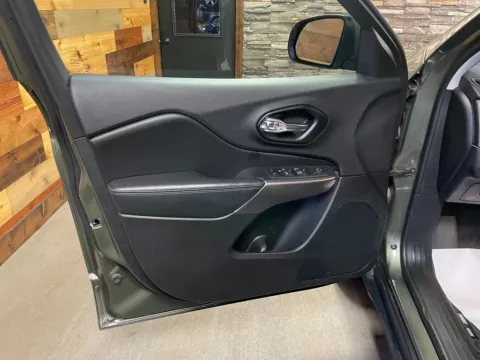 More photos of 2020 Jeep Cherokee Latitude Plus at Kurt Johnson Auto Sales & Service, PA