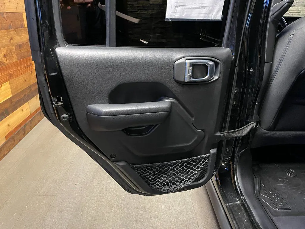 2021 Jeep Wrangler Unlimited Willys - Photo 9