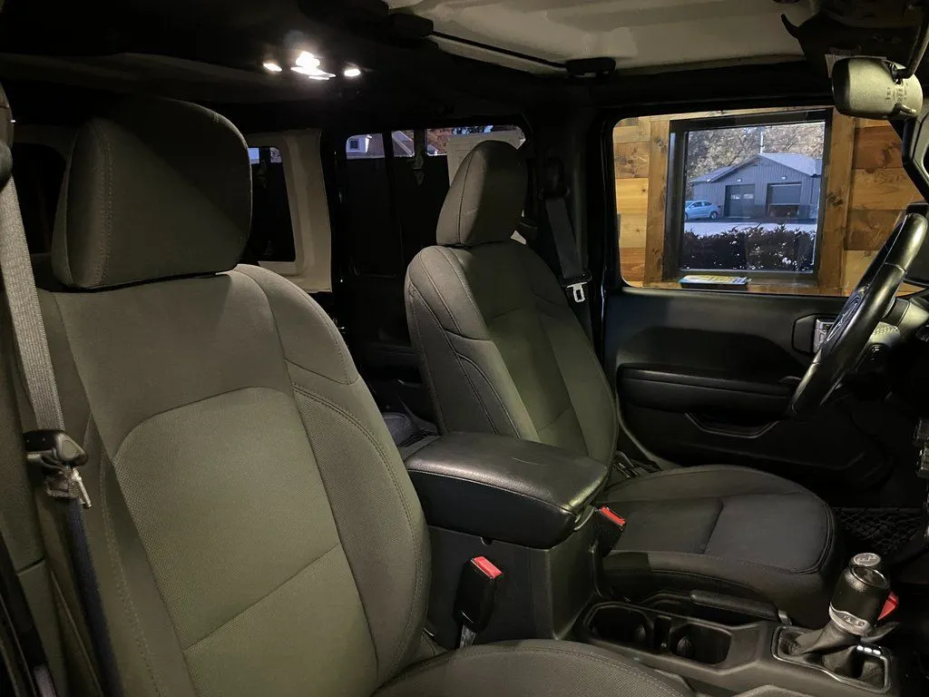 2021 Jeep Wrangler Unlimited Willys - Photo 19