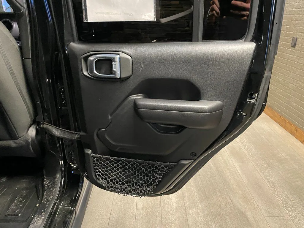 2021 Jeep Wrangler Unlimited Willys - Photo 18