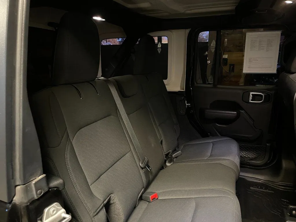 2021 Jeep Wrangler Unlimited Willys - Photo 15