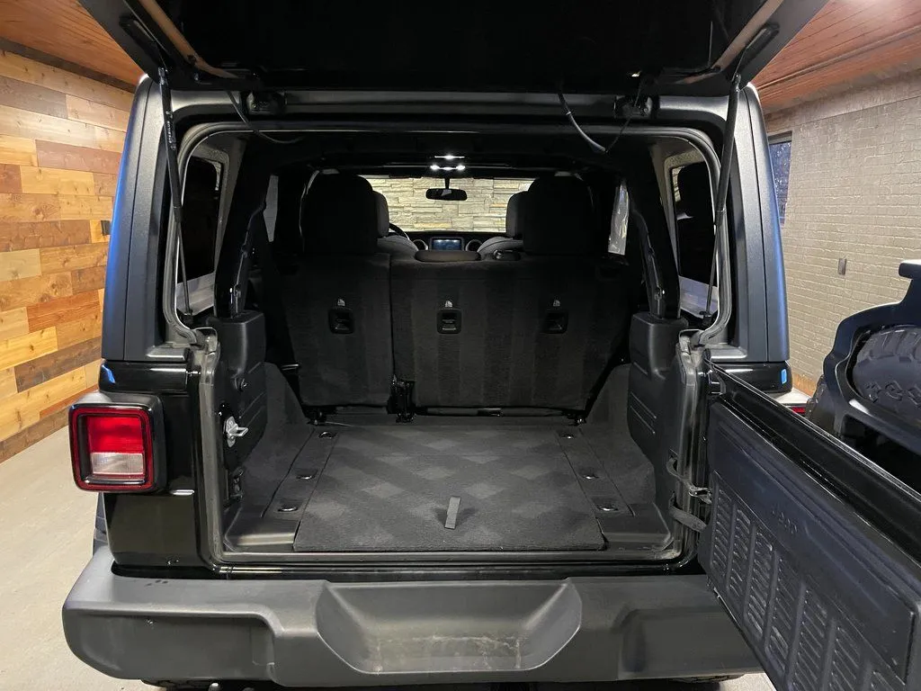 2021 Jeep Wrangler Unlimited Willys - Photo 13