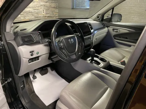 More photos of 2017 Honda Pilot EX-L at Kurt Johnson Auto Sales & Service, PA