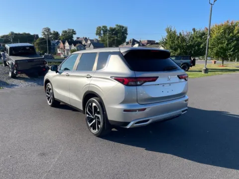 More photos of 2022 Mitsubishi Outlander SE at Kurt Johnson Auto Sales & Service, PA