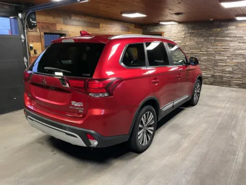 More photos of 2019 Mitsubishi Outlander SEL at Kurt Johnson Auto Sales & Service, PA