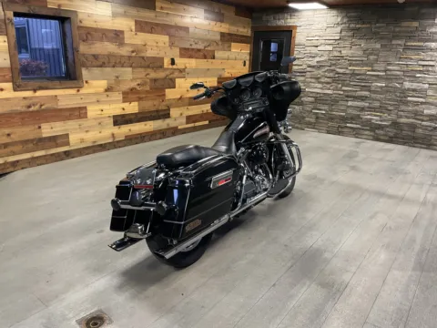 More photos of 2006 Harley-Davidson Electra Glide Classic at Kurt Johnson Auto Sales & Service, PA