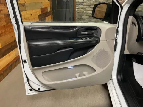 More photos of 2019 Dodge Grand Caravan SXT at Kurt Johnson Auto Sales & Service, PA