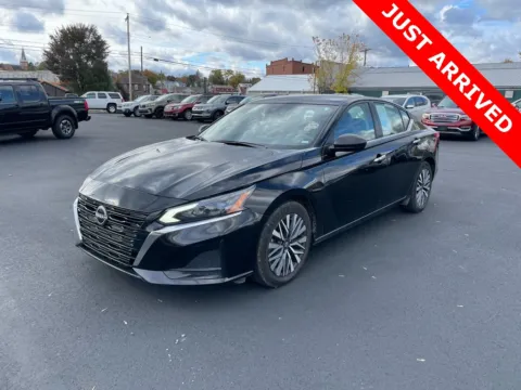Black 2024 Nissan Altima 2.5 SV for sale in DuBois, PA