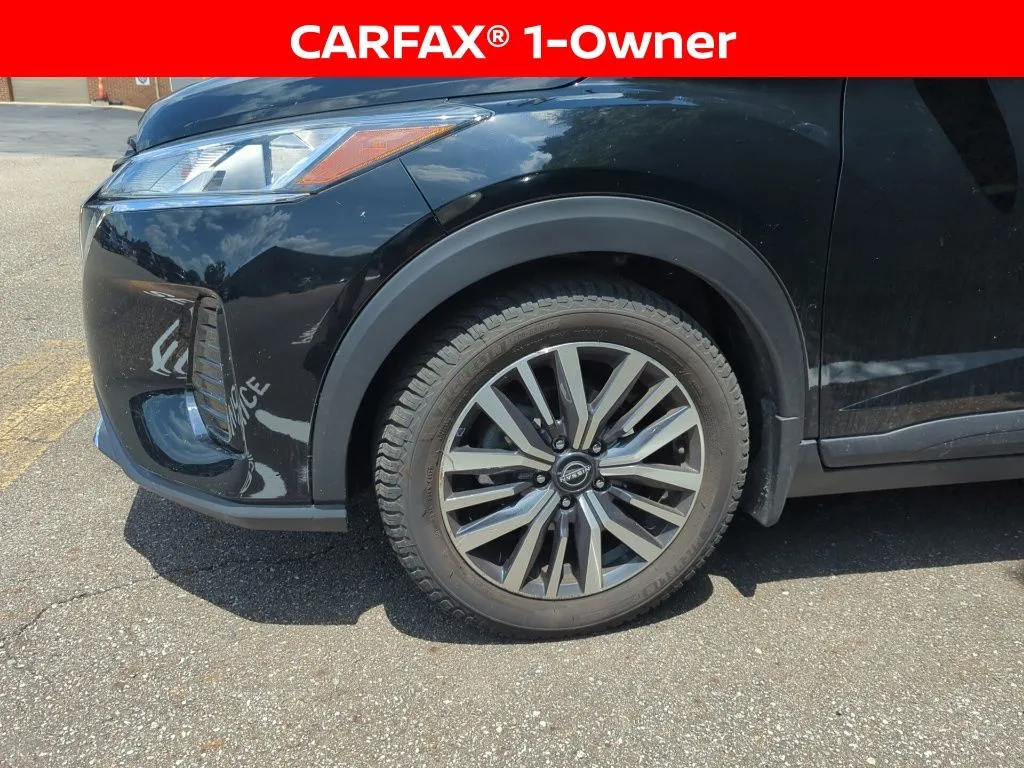Black 2022 Nissan Kicks SV for sale in Mansfield, OH