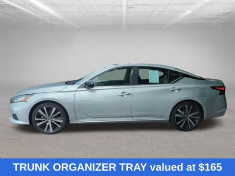 Another view of 2022 Nissan Altima 2.5 SR for sale in Mansfield, OH at Clement Nissan of Mansfield