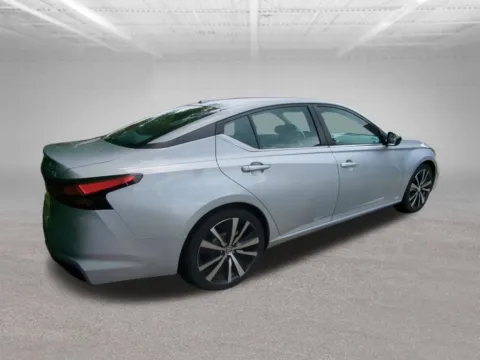 More photos of 2022 Nissan Altima 2.5 SR at Clement Nissan of Mansfield, OH