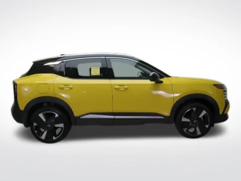 More photos of 2025 Nissan Kicks SR at Clement Nissan of Mansfield, OH