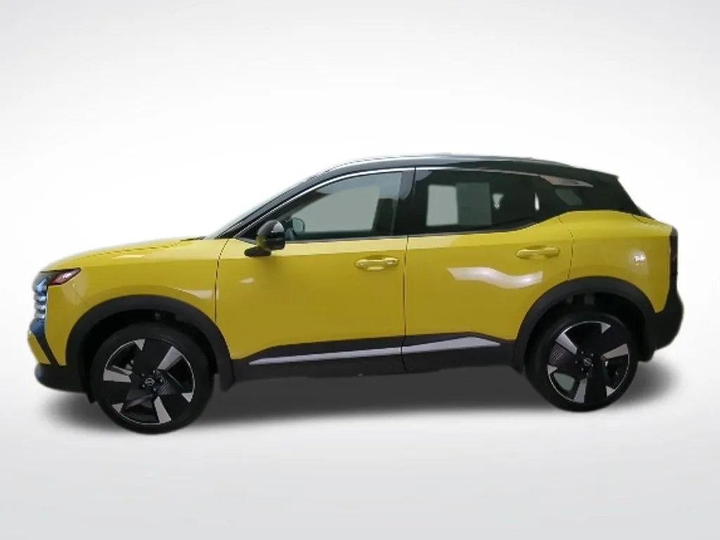 Yellow 2025 Nissan Kicks SR for sale in Mansfield, OH