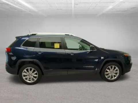 More photos of 2016 Jeep Cherokee Limited at Clement Nissan of Mansfield, OH