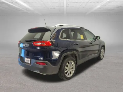 More photos of 2016 Jeep Cherokee Limited at Clement Nissan of Mansfield, OH