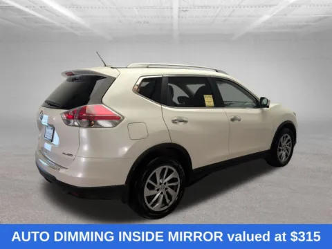 More photos of 2015 Nissan Rogue SL at Clement Honda of Mansfield, OH