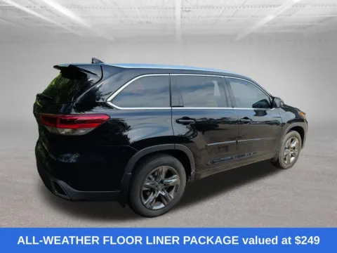 More photos of 2017 Toyota Highlander Limited Platinum at Clement Honda of Mansfield, OH