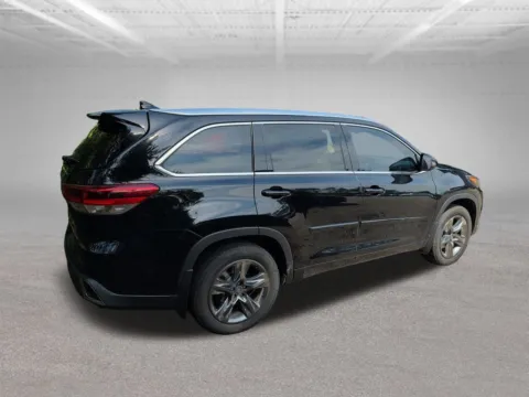 More photos of 2017 Toyota Highlander Limited Platinum at Clement Honda of Mansfield, OH