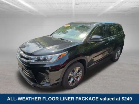 Another view of 2017 Toyota Highlander Limited Platinum for sale in Mansfield, OH at Clement Volvo Cars Mansfield