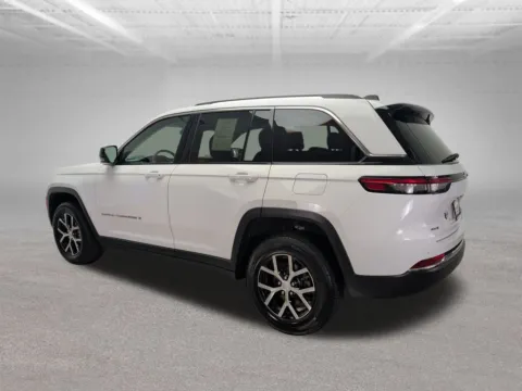 Another view of 2023 Jeep Grand Cherokee Limited for sale in Mansfield, OH at Clement Volvo Cars Mansfield