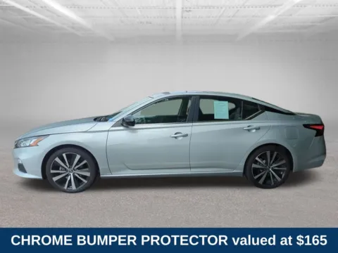 More photos of 2022 Nissan Altima 2.5 SR at Clement Volvo Cars Mansfield, OH