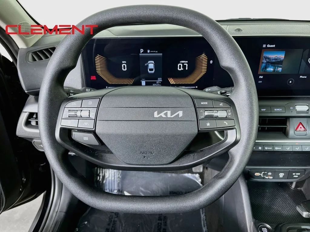 2025 Kia K4 LXS - Photo 12