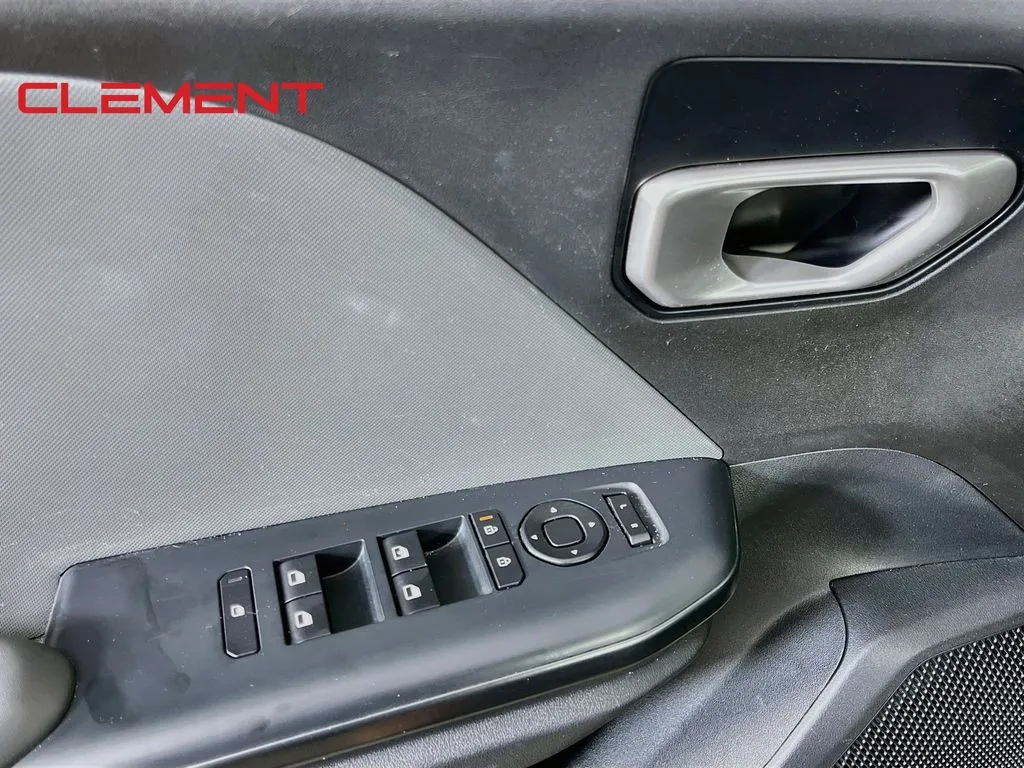 2025 Kia K4 LXS - Photo 22