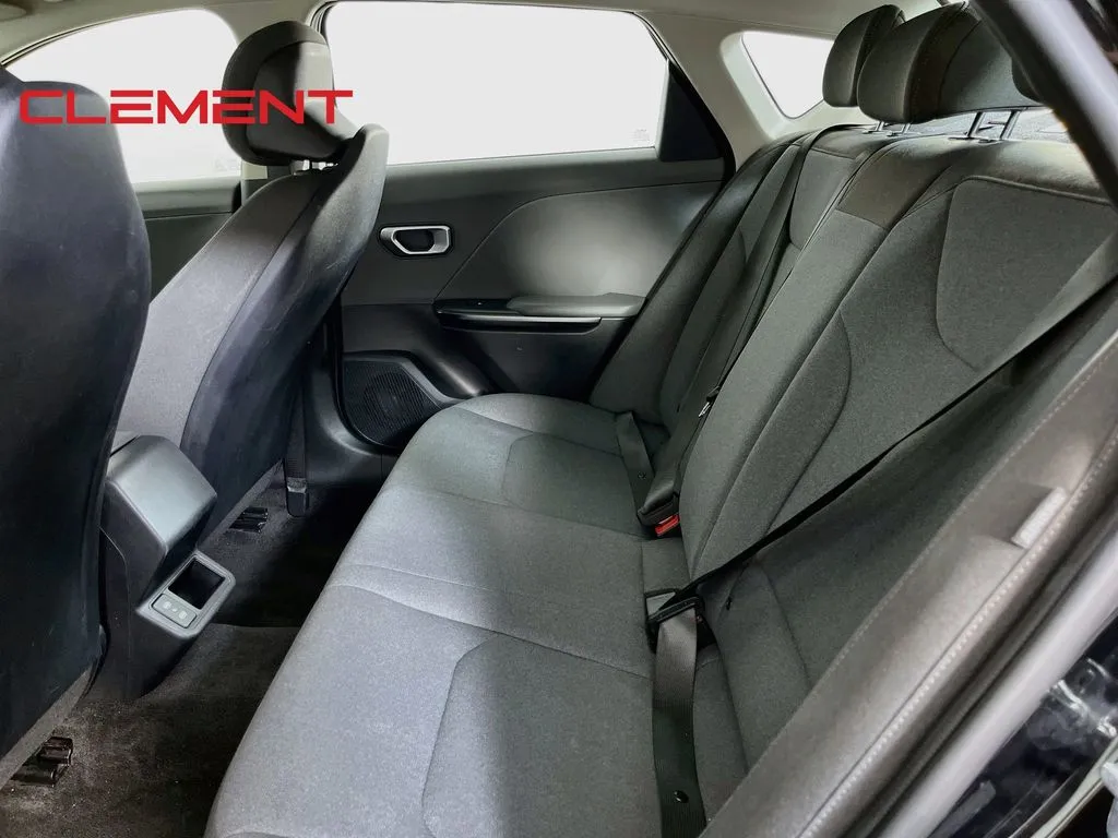 2025 Kia K4 LXS - Photo 28