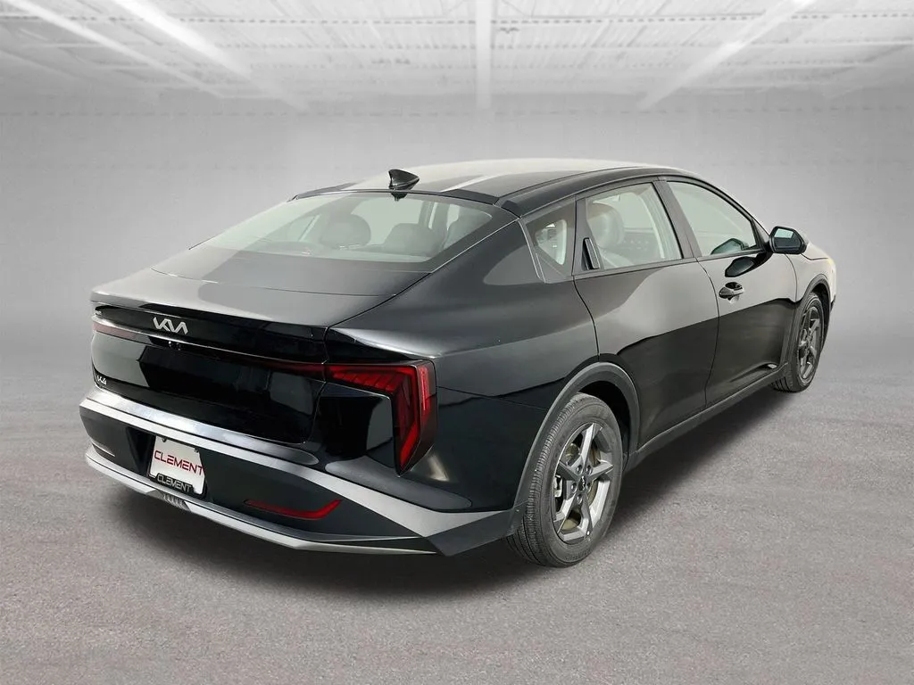 2025 Kia K4 LXS - Photo 5