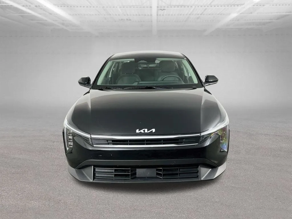 2025 Kia K4 LXS - Photo 2