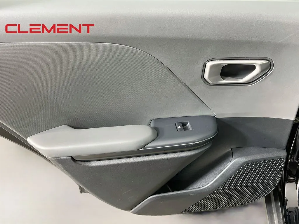 2025 Kia K4 LXS - Photo 27