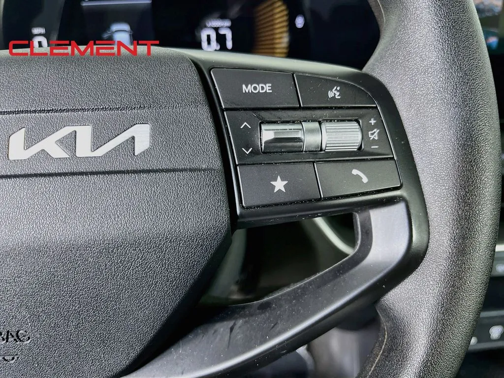 2025 Kia K4 LXS - Photo 14