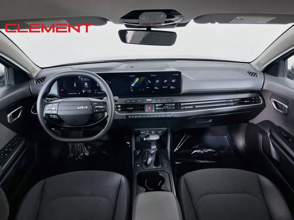 2025 Kia K4 LXS - Photo 9