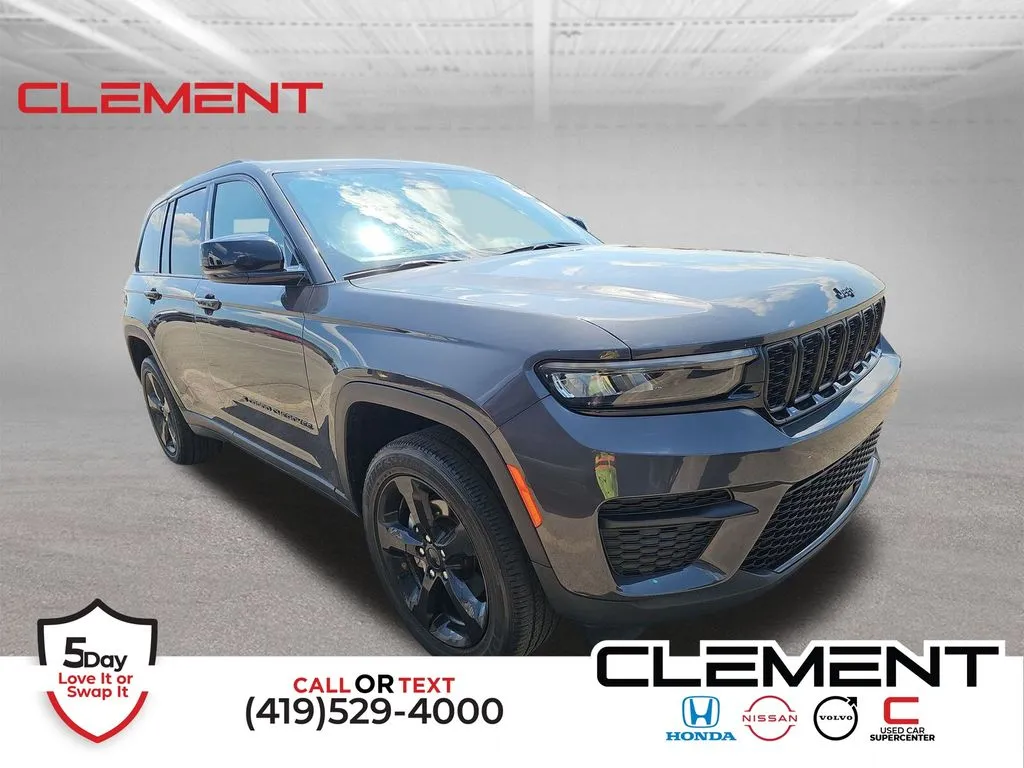 Gray 2023 Jeep Grand Cherokee Altitude X for sale in Mansfield, OH