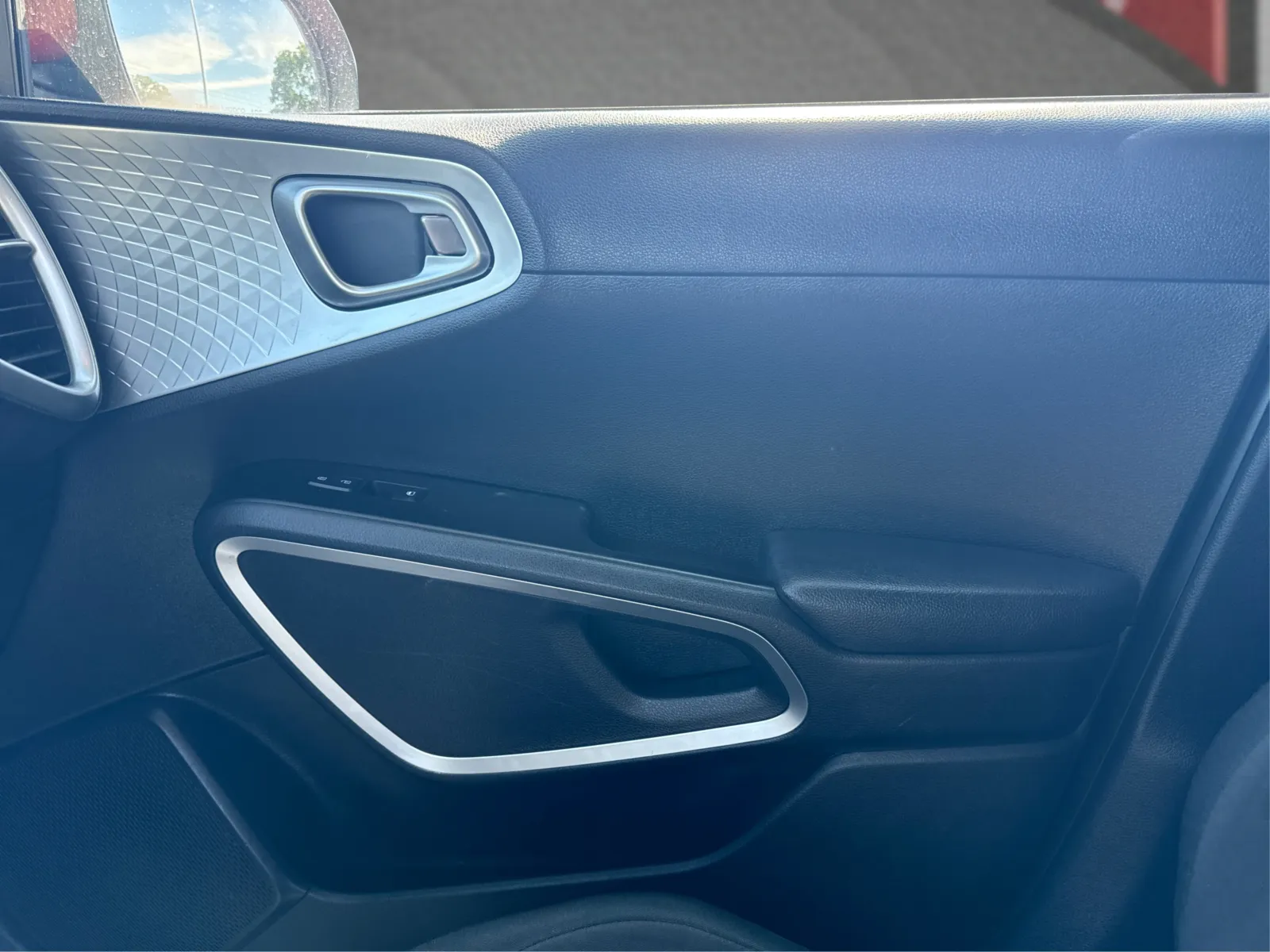 2023 Kia Soul LX - Photo 18