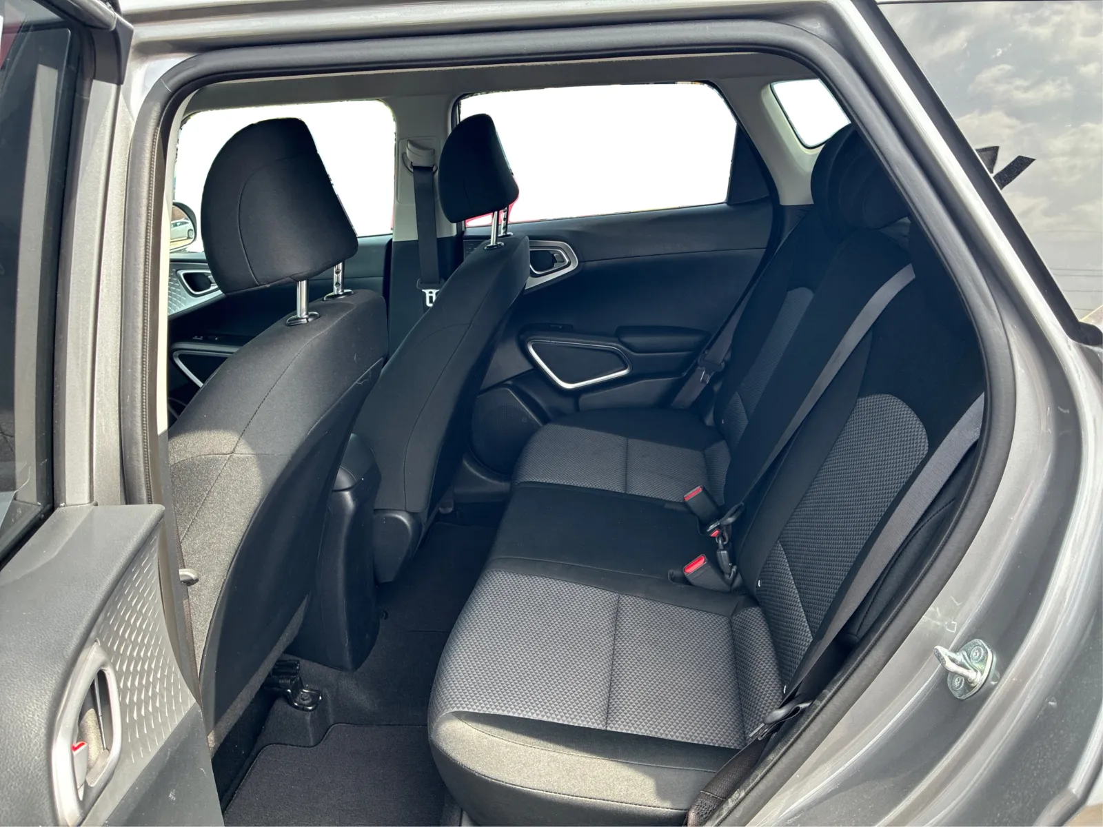 2025 Kia Soul LX - Photo 10