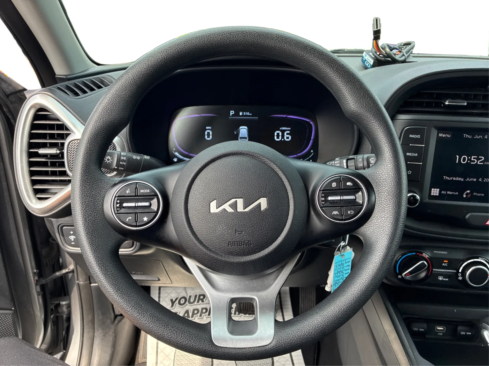 2025 Kia Soul LX - Photo 16