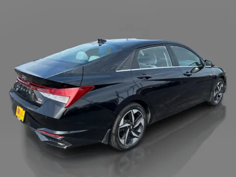 More photos of 2022 Hyundai Elantra Limited IVT at 5 Star Auto Plaza - Sedalia, MO