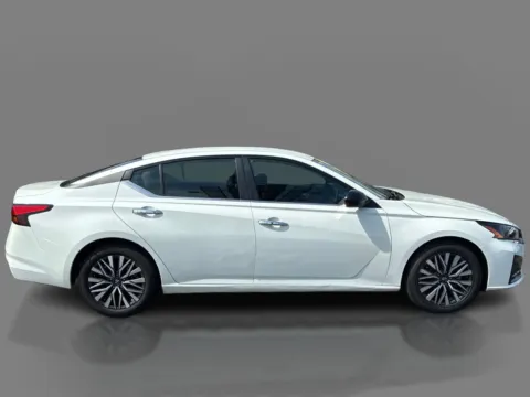 More photos of 2025 Nissan Altima SV FWD at 5 Star Auto Plaza - Sedalia, MO
