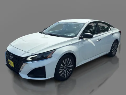 White 2025 Nissan Altima SV FWD for sale in Sedalia, MO