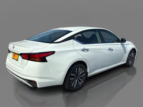 More photos of 2025 Nissan Altima SV FWD at 5 Star Auto Plaza - Sedalia, MO