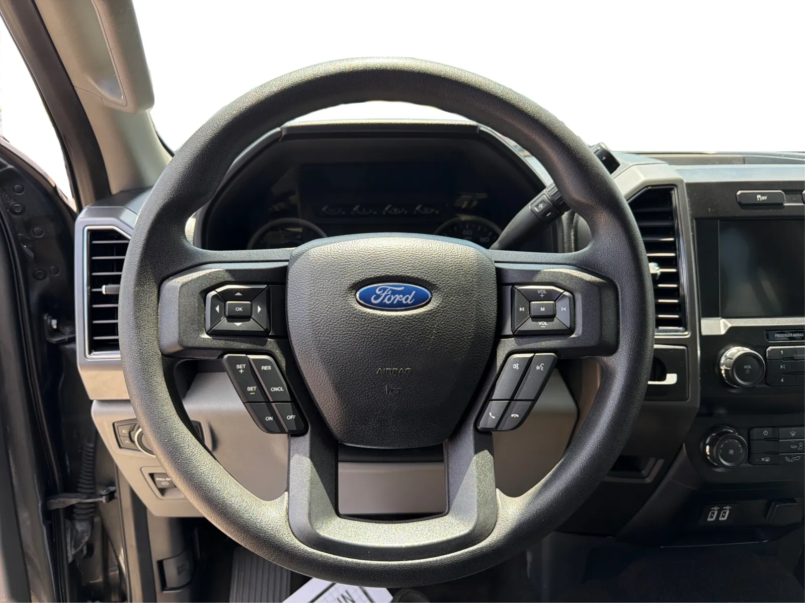 Ford F-150 photo 17
