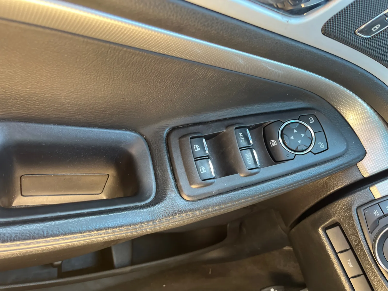 Ford Explorer photo 19