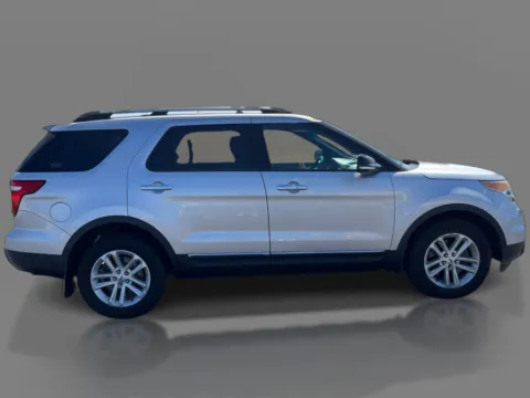 More photos of 2015 Ford Explorer 4d SUV FWD XLT at 5 Star Auto Plaza - Sedalia, MO