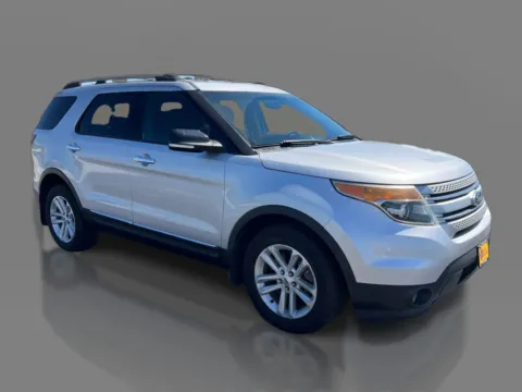 Another view of 2015 Ford Explorer 4d SUV FWD XLT for sale in Sedalia, MO at 5 Star Auto Plaza - Sedalia