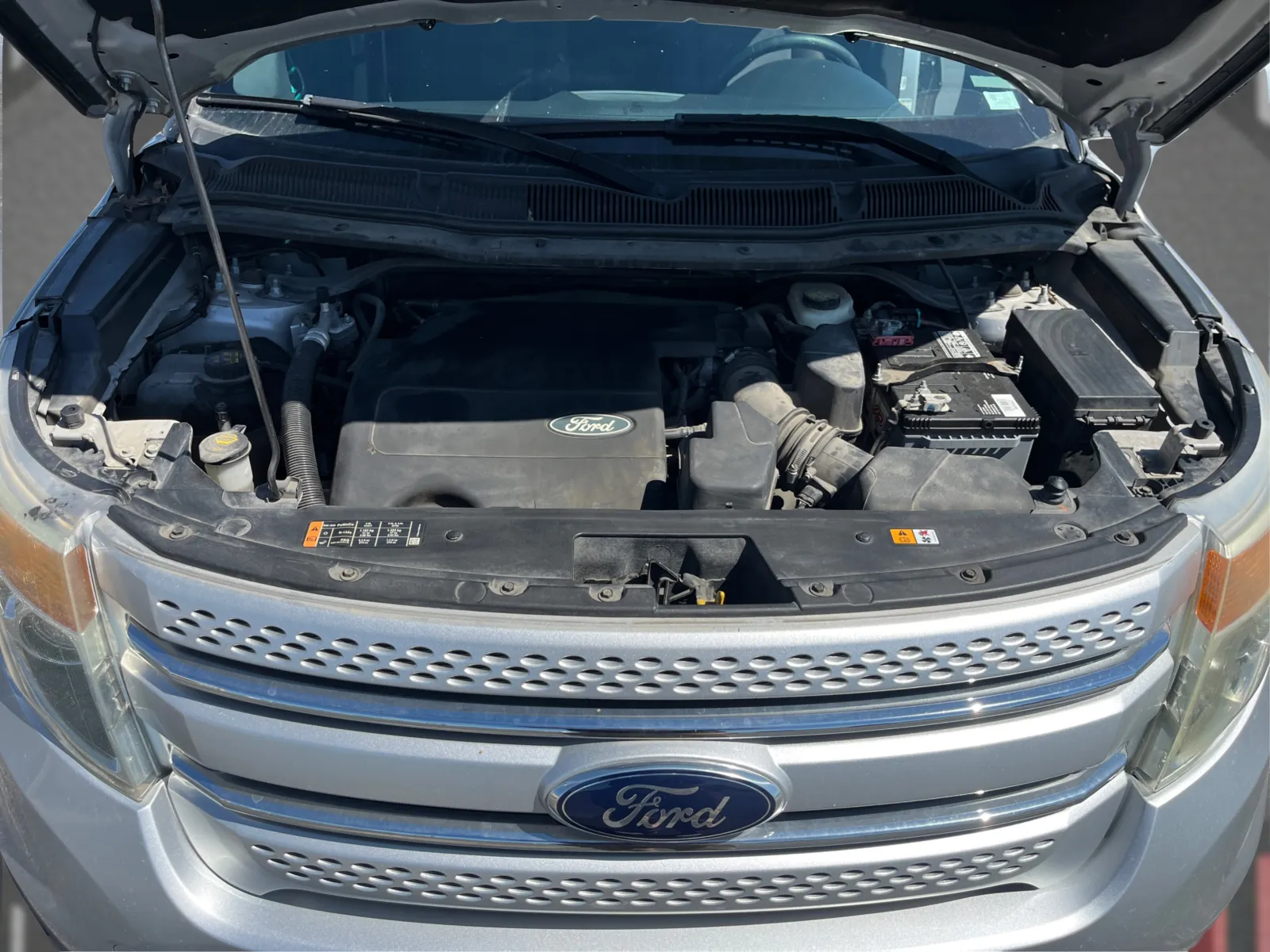 Ford Explorer photo 11